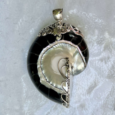 PD 15741 BS-(HANDMADE 925 BALI STERLING SILVER FILIGREE PENDANTS WITH NATURAL BLACK NAUTILUS SHELL)